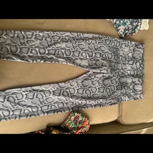 Workout pants size 10/12